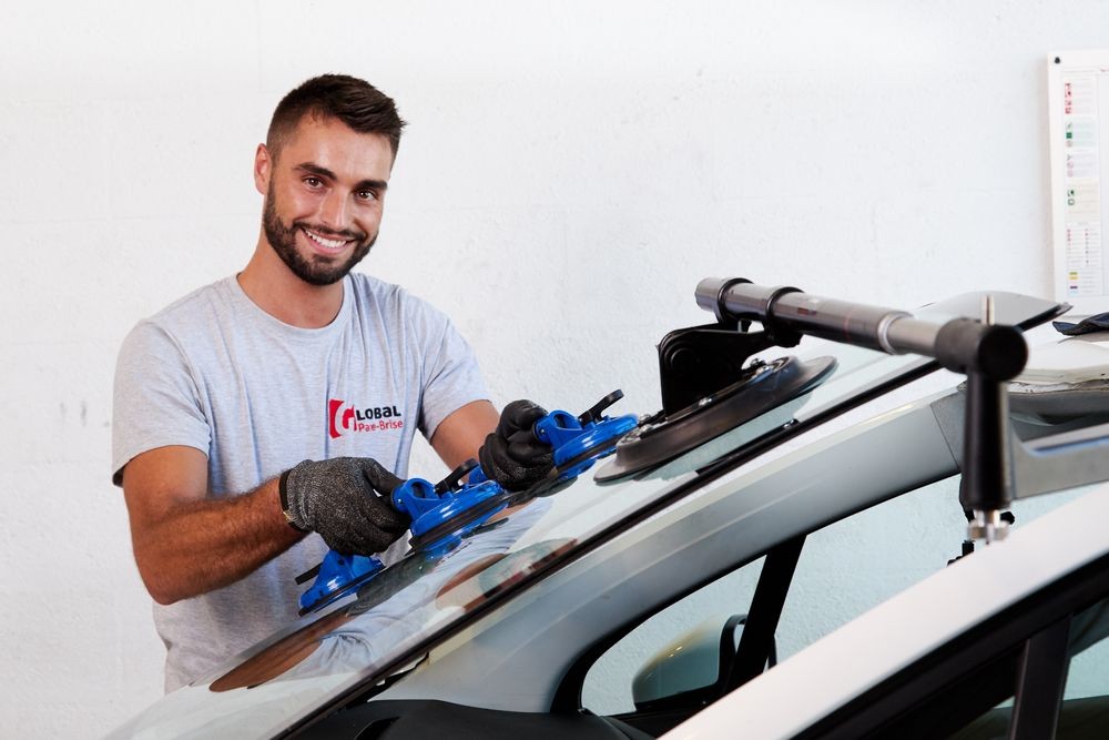 GLOBAL-PARE-BRISE-OUVRIR-FRANCHISE-VITRAGE-AUTOMOBILE-CENTRE-AUTOMOBILE